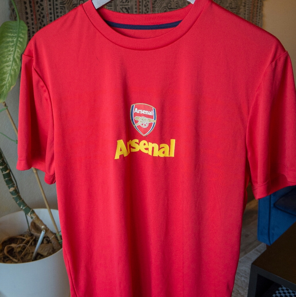 vintage official Arsenal warm up tee